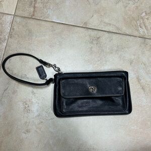 Small vintage coach wristlet